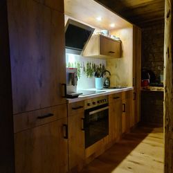 Moderne Küche Holzdesign ©Liebe zur Steiermark