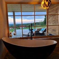 Badewanne mit Panoramablick Haus Weinschlöss'l ©Liebe zur Steiermark