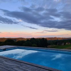 Abendstimmung Pool Ferienhaus Weinschlöss'l ©Liebe zur Steiermark